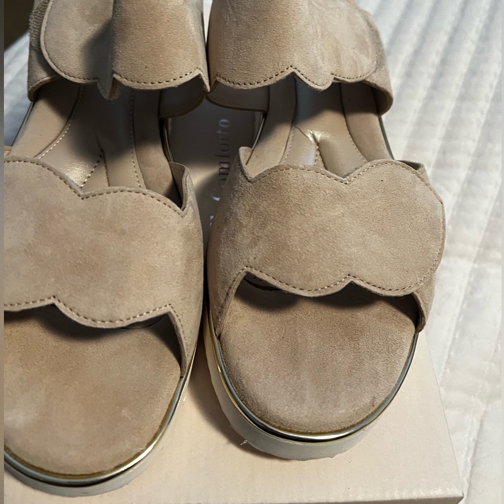 Bella Comforto Devi Sandal Cream. 42. Size 11